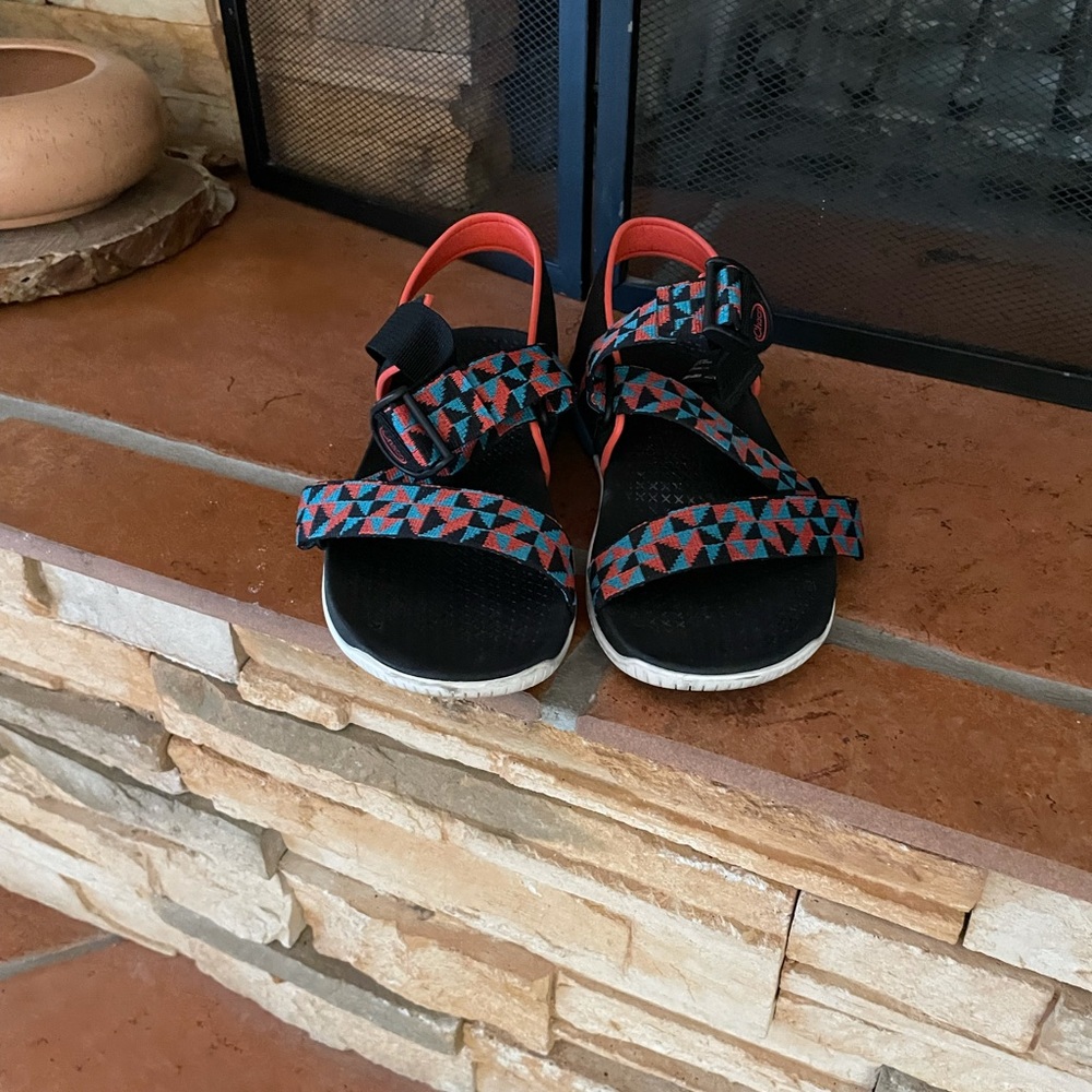 Women’s Chaco sandals size 8 - worn once!